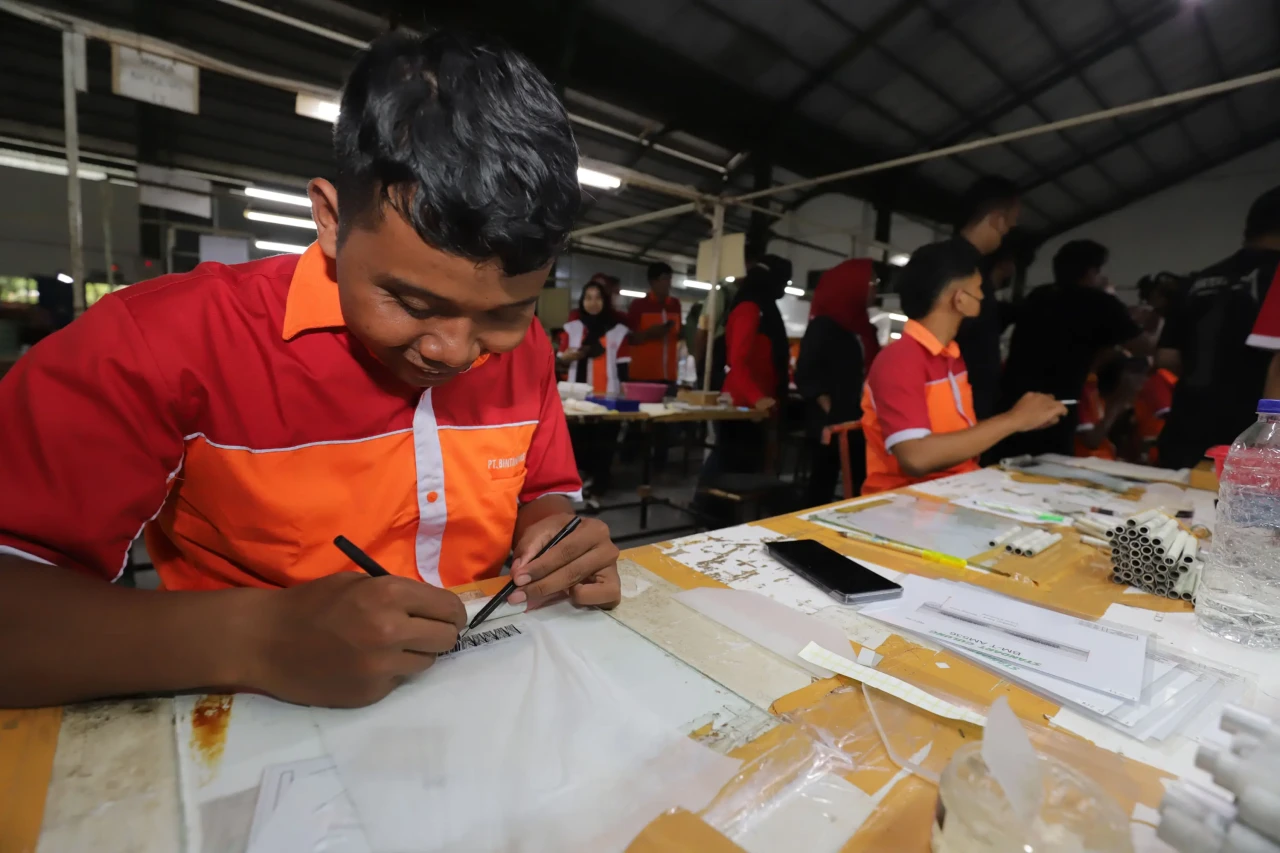 Melihat dari Dekat Produksi...