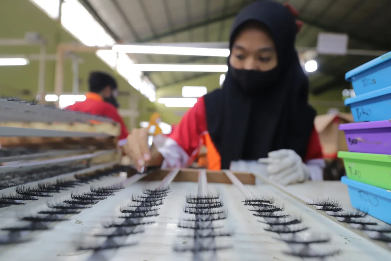 Melihat dari Dekat Produksi...