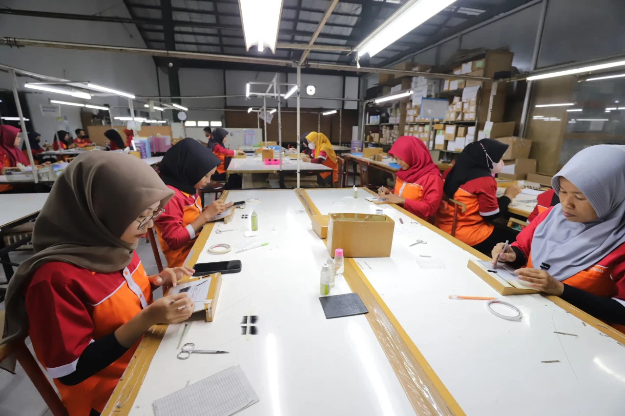 Melihat dari Dekat Produksi...
