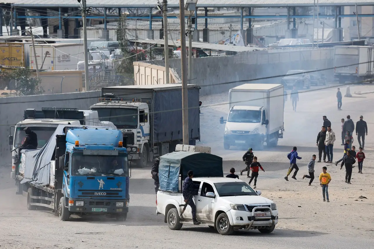 Tiba di Rafah, Truk...
