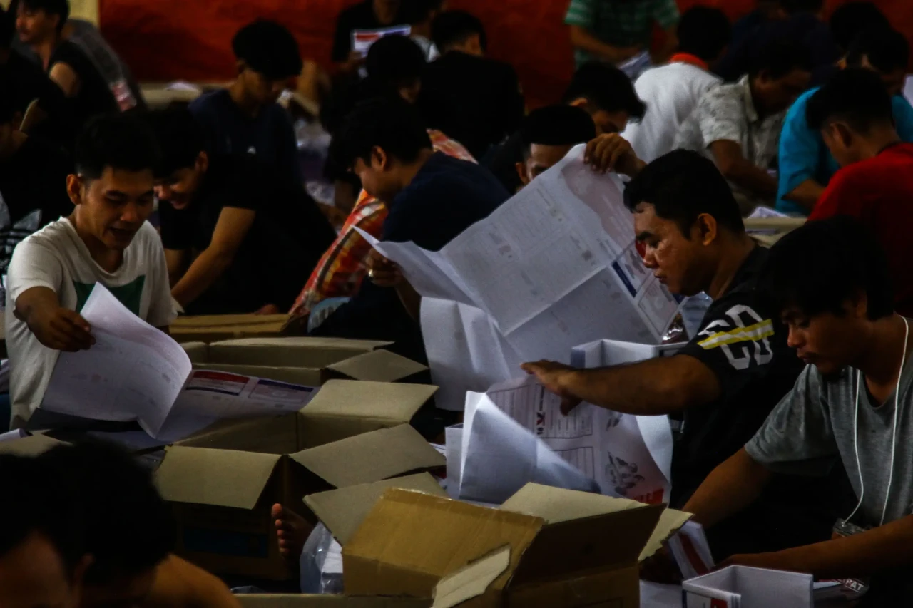 Potret Pelipatan Kertas...