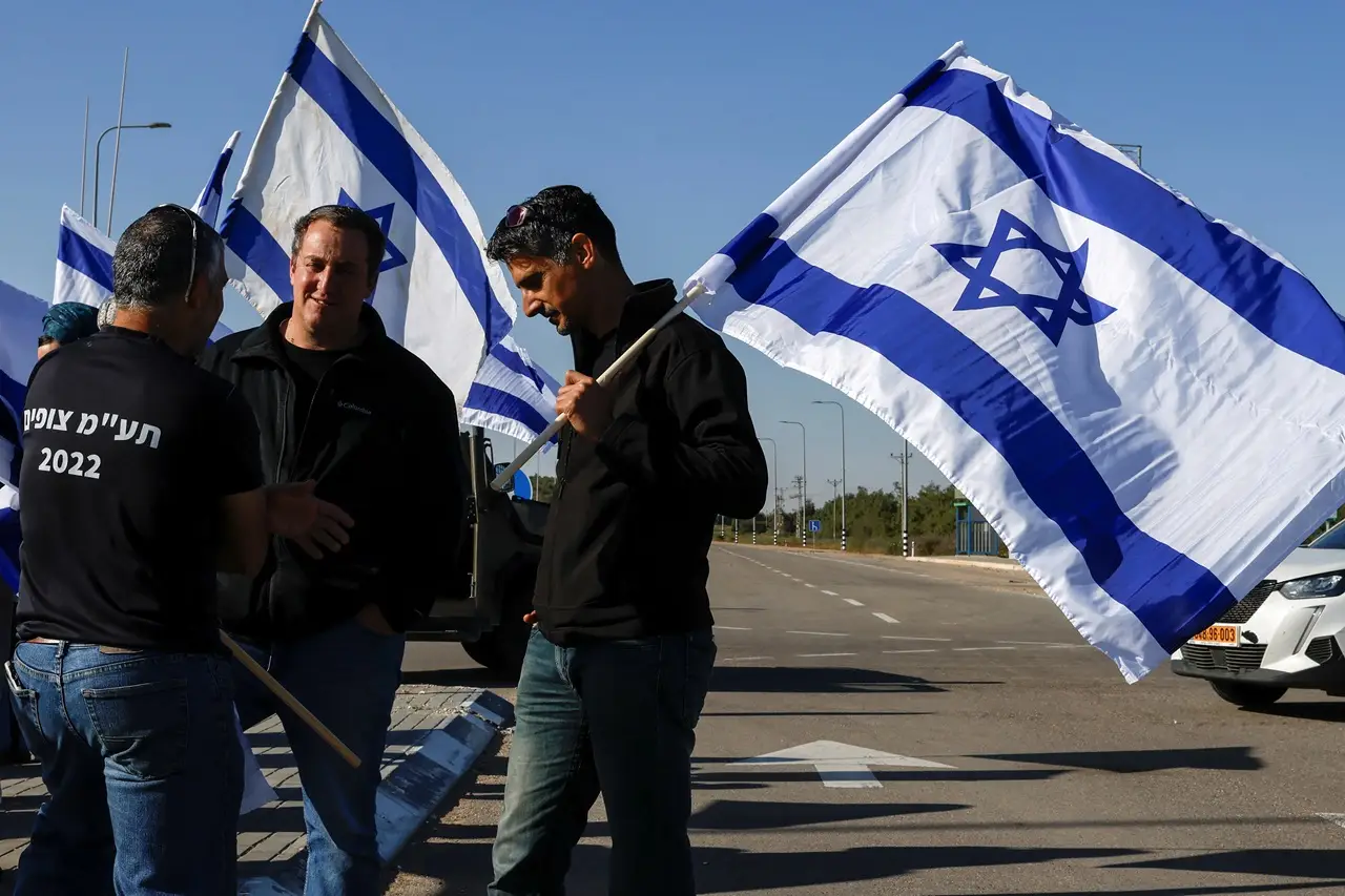 Warga Israel Protes...