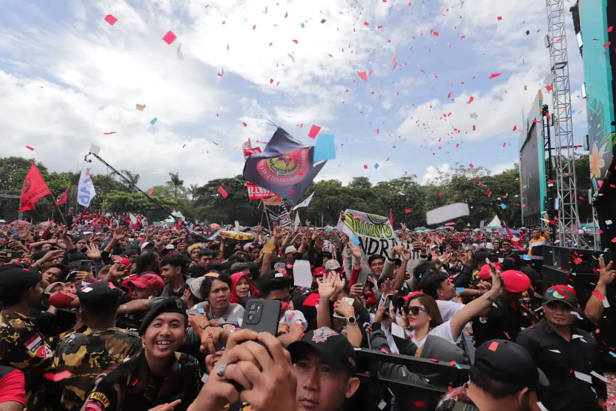 Bandung Pecah! Puluhan...