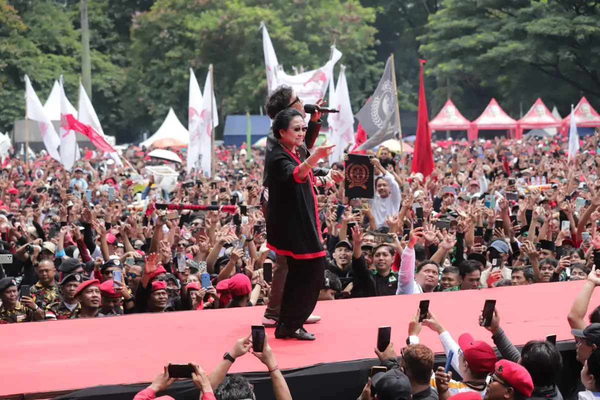 Asiknya Megawati Joget...