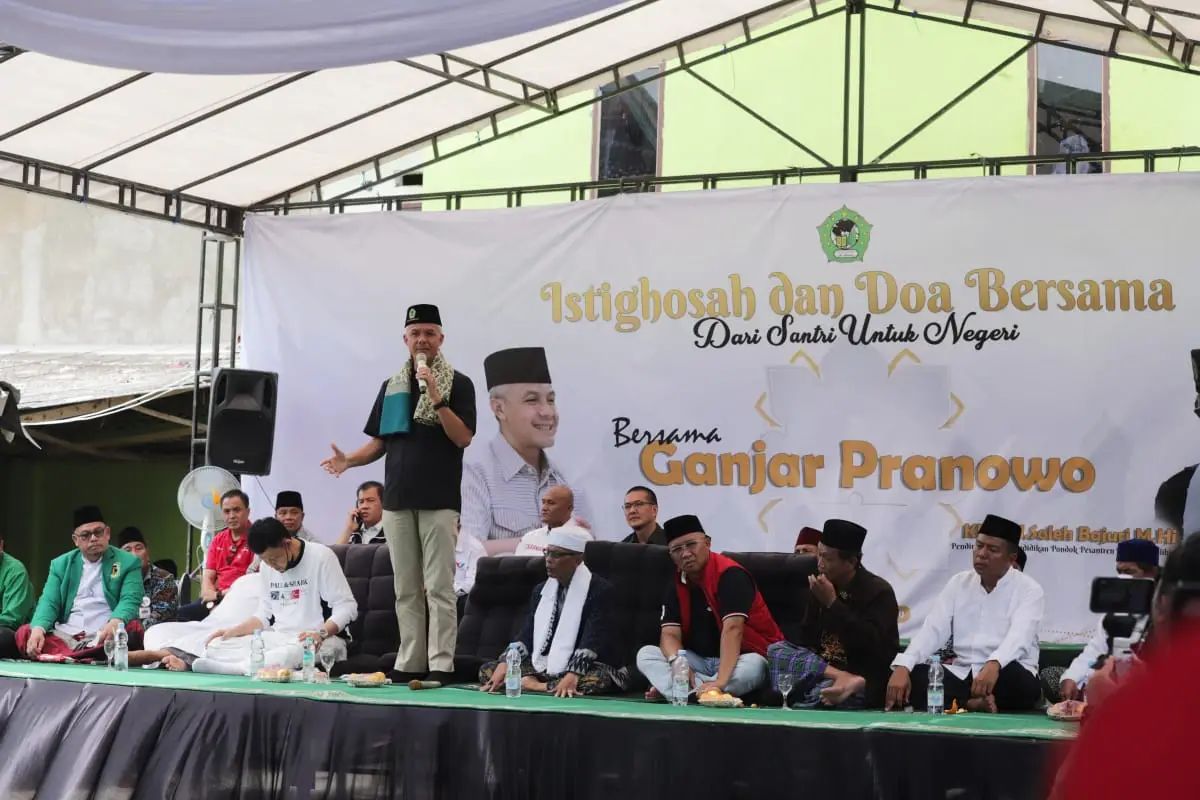 Ganjar Pranowo Hadiri...