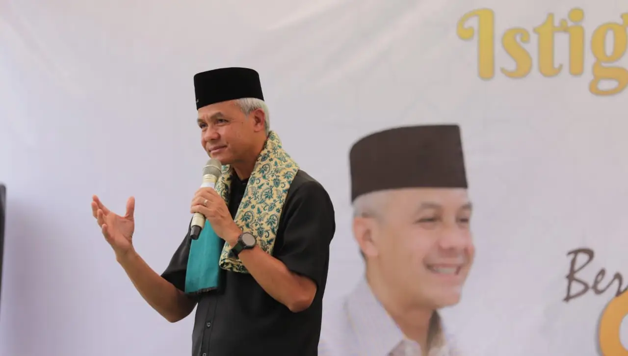 Ganjar Pranowo Hadiri...