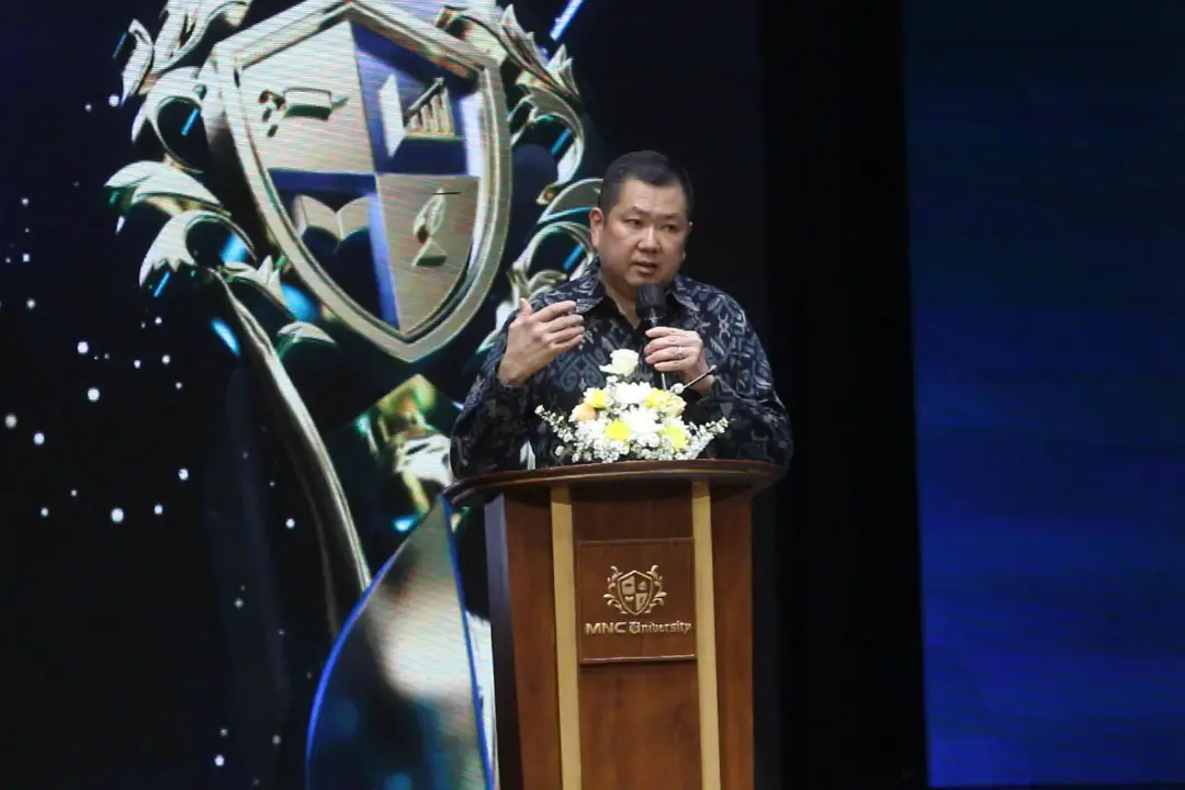 Hadiri Wisuda MNC University,...