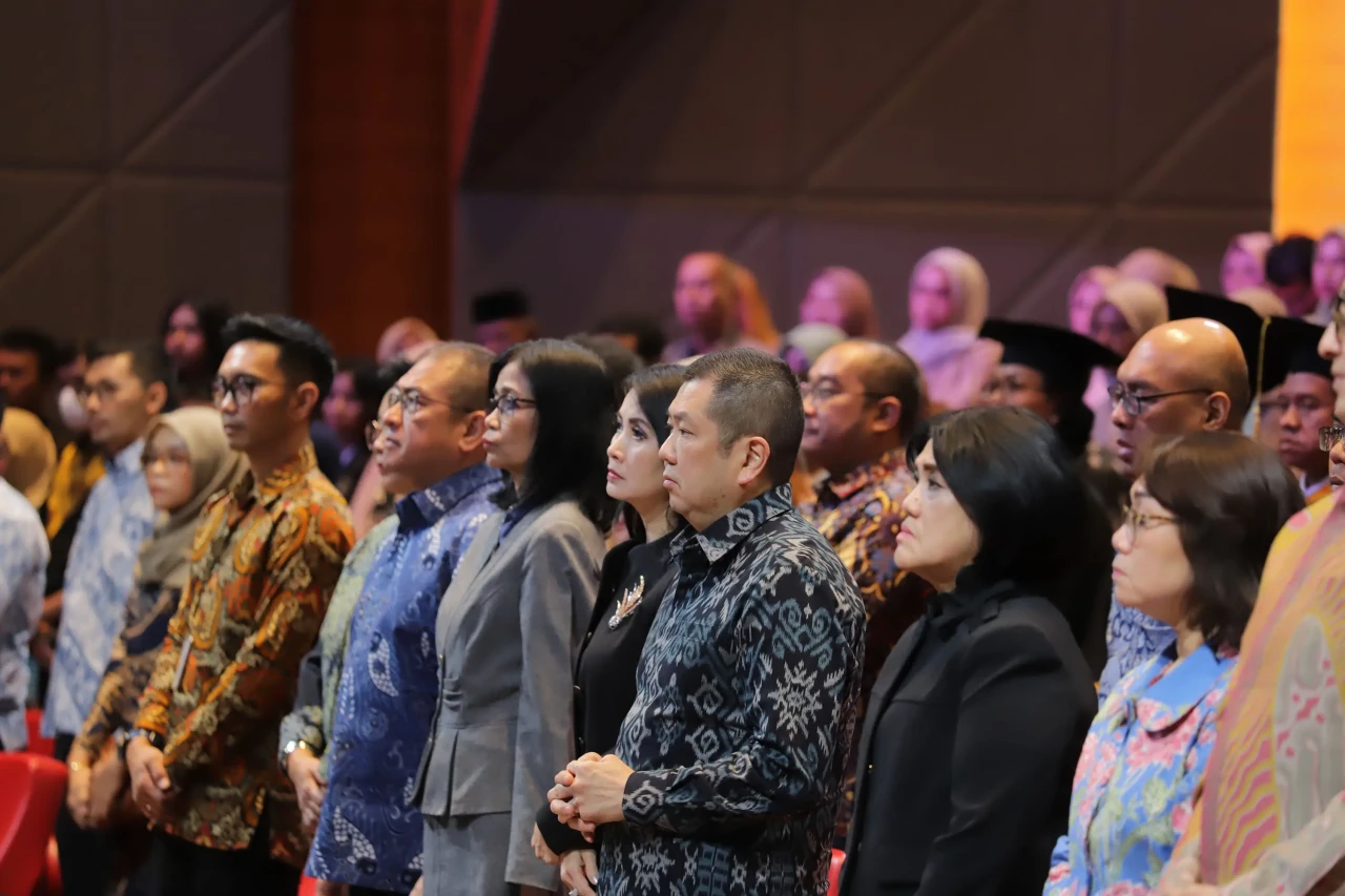 Hadiri Wisuda MNC University,...