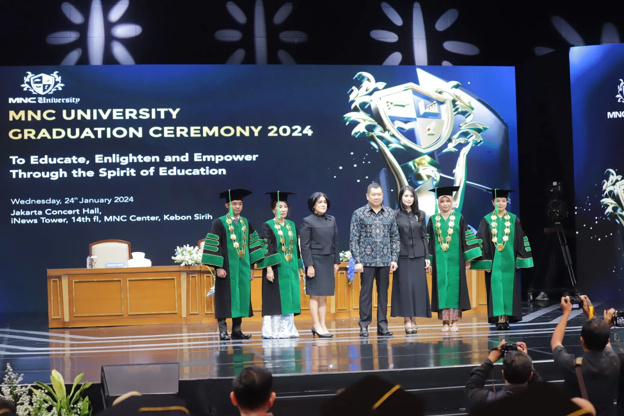 Hadiri Wisuda MNC University,...