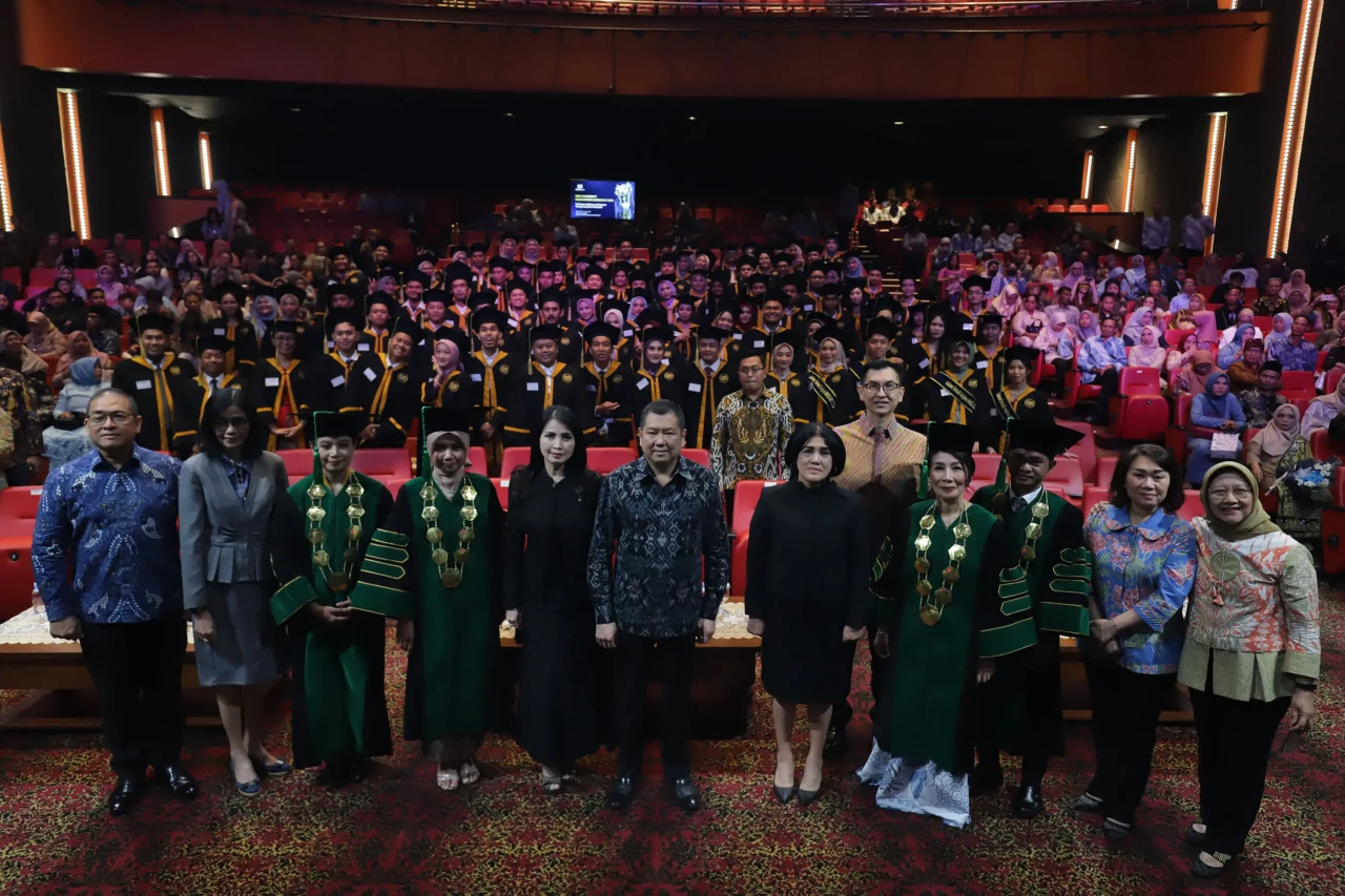 Hadiri Wisuda MNC University,...