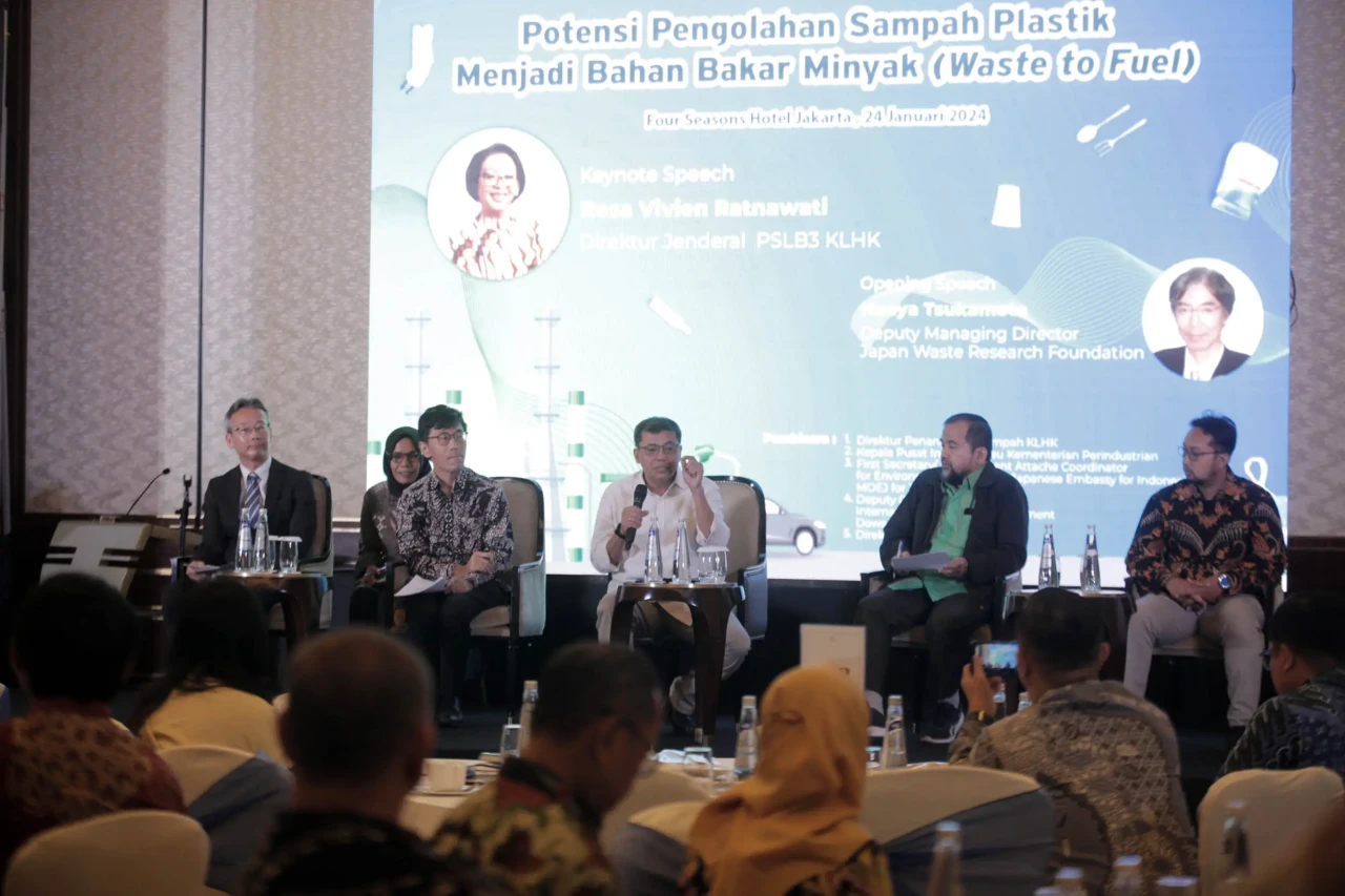 Kembangkan Energi Terbarukan,...