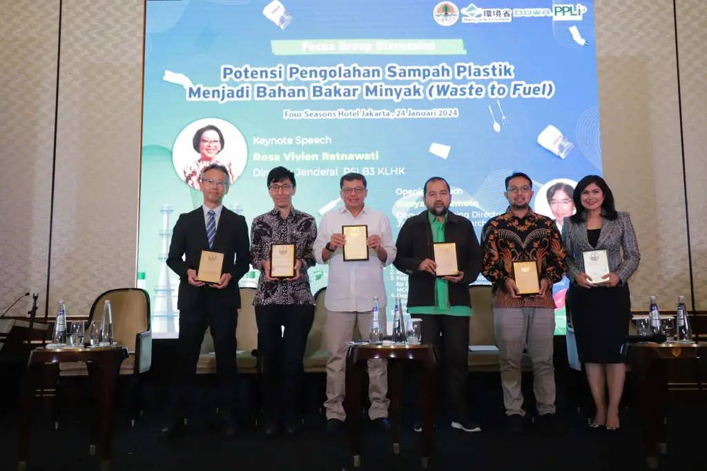 Kembangkan Energi Terbarukan,...