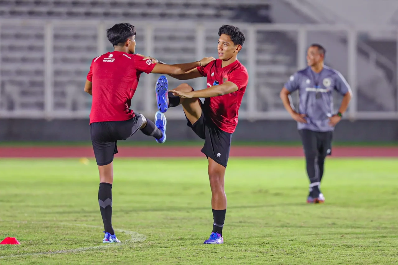 Latihan Timnas Indonesia...