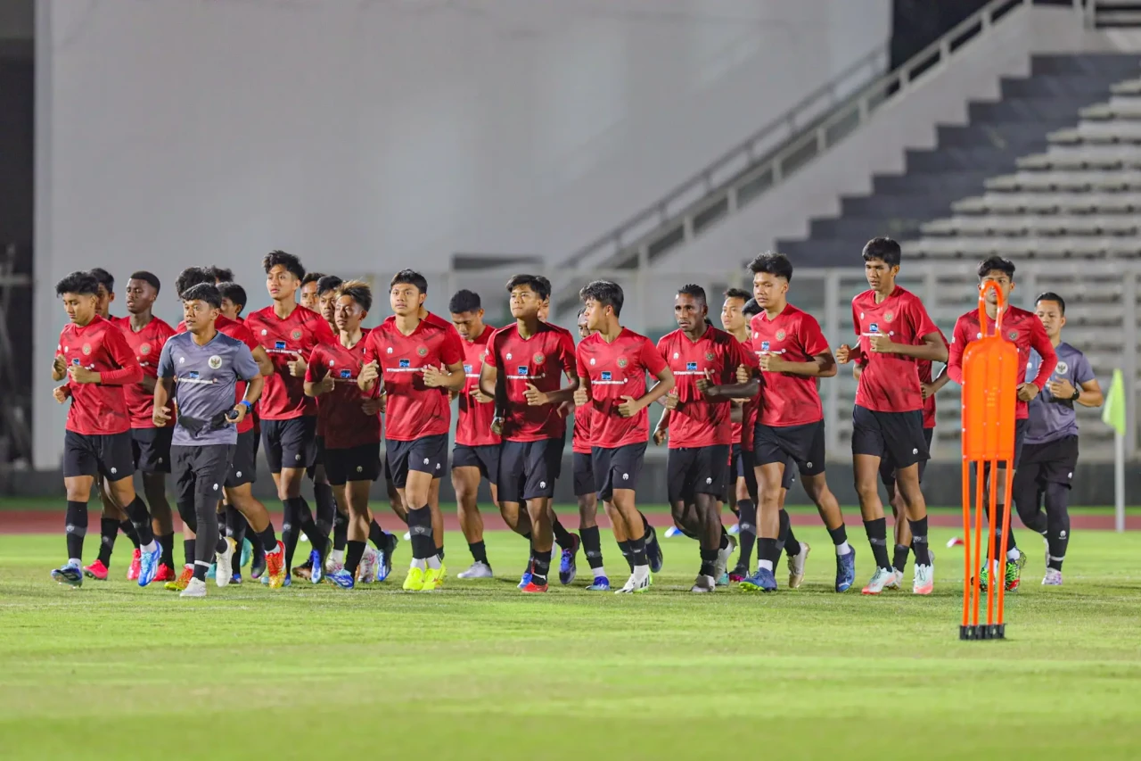 Latihan Timnas Indonesia...