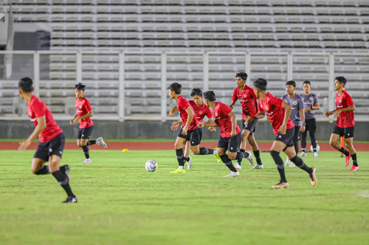Latihan Timnas Indonesia...