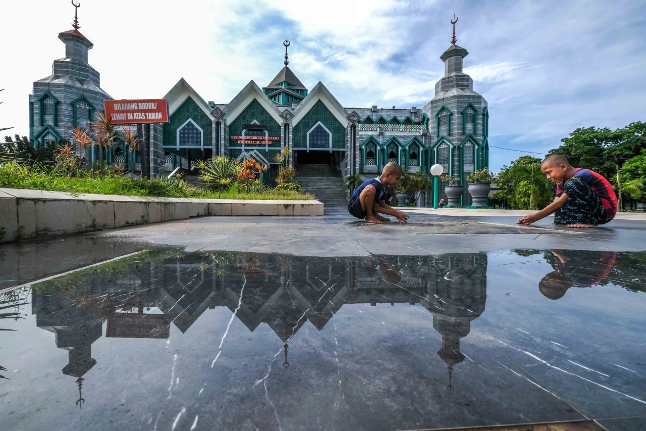 Masjid Al Markas Bangkitkan...