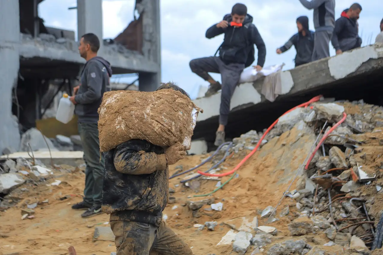 Kelaparan, Warga Palestina...