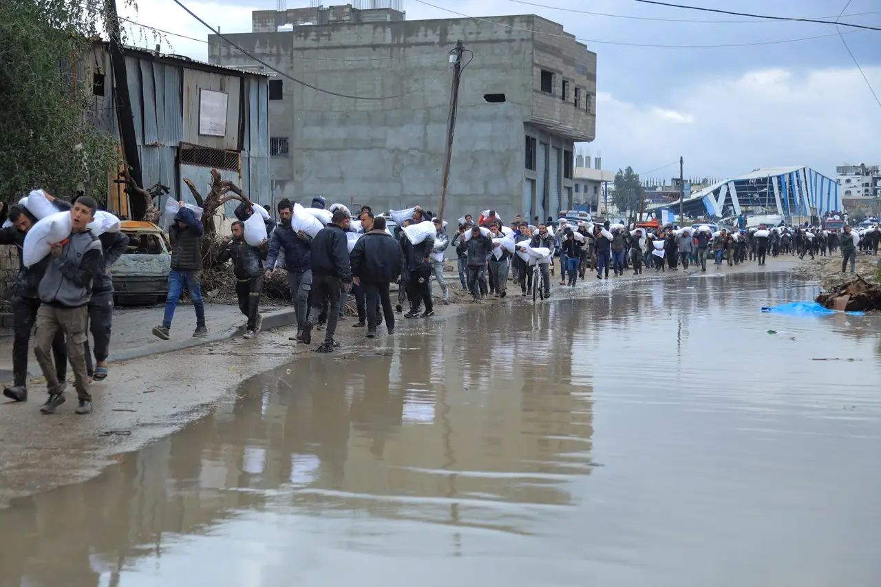 Kelaparan, Warga Palestina...