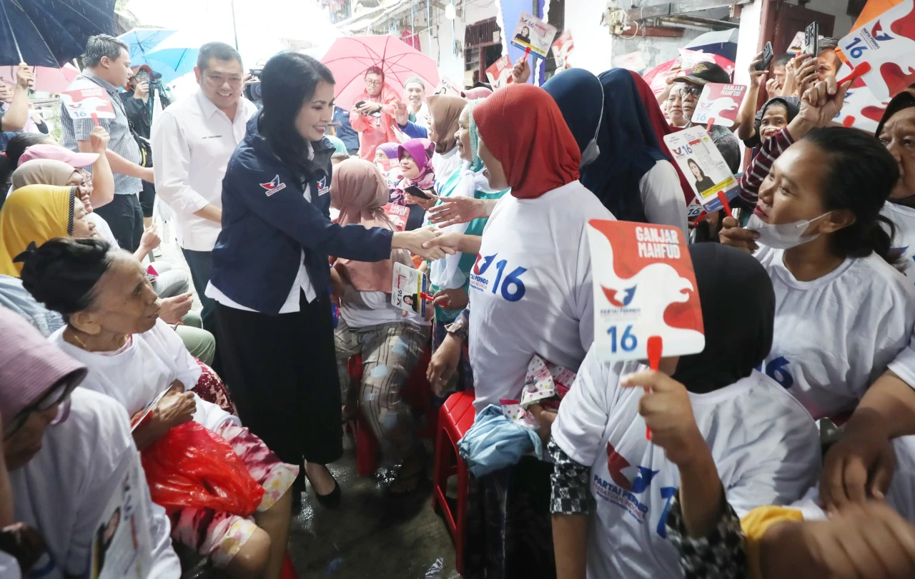 Meski Diguyur Hujan,...