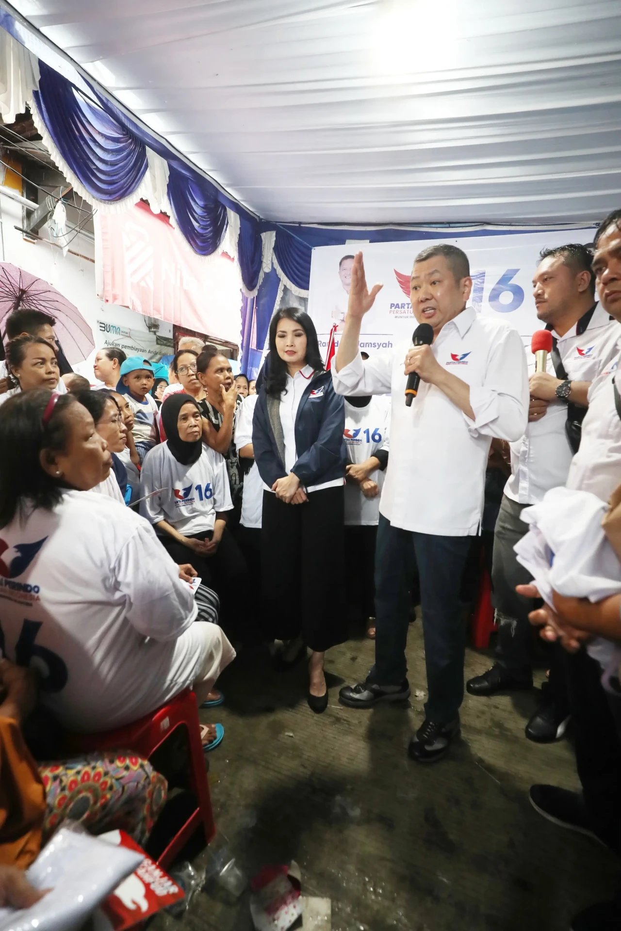 Meski Diguyur Hujan,...