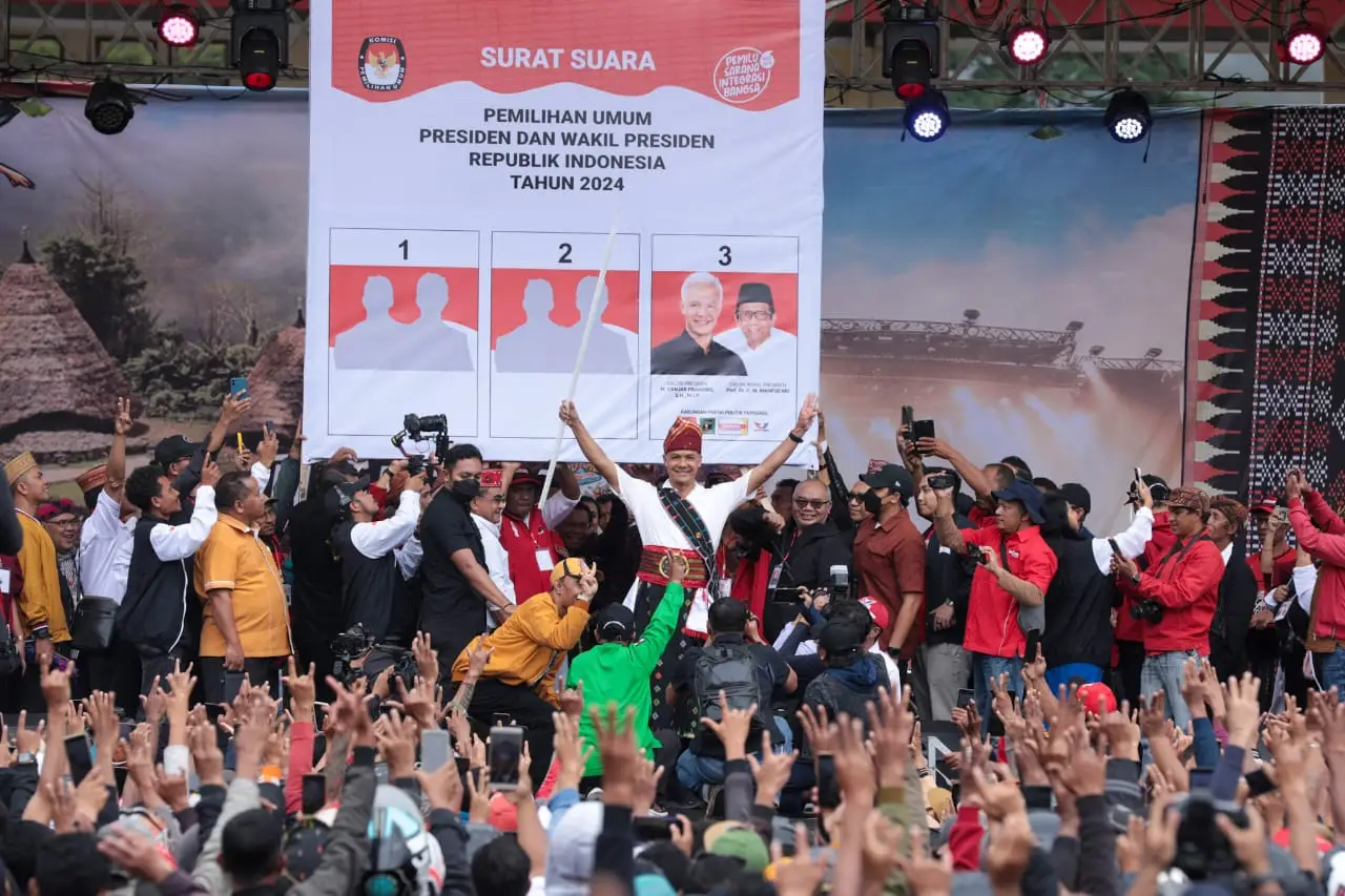 Momen Puluhan Ribu Pendukung...