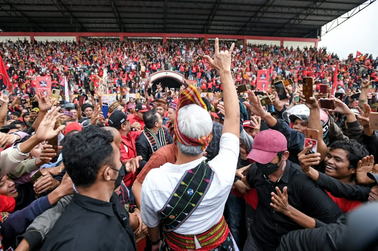 Momen Puluhan Ribu Pendukung...