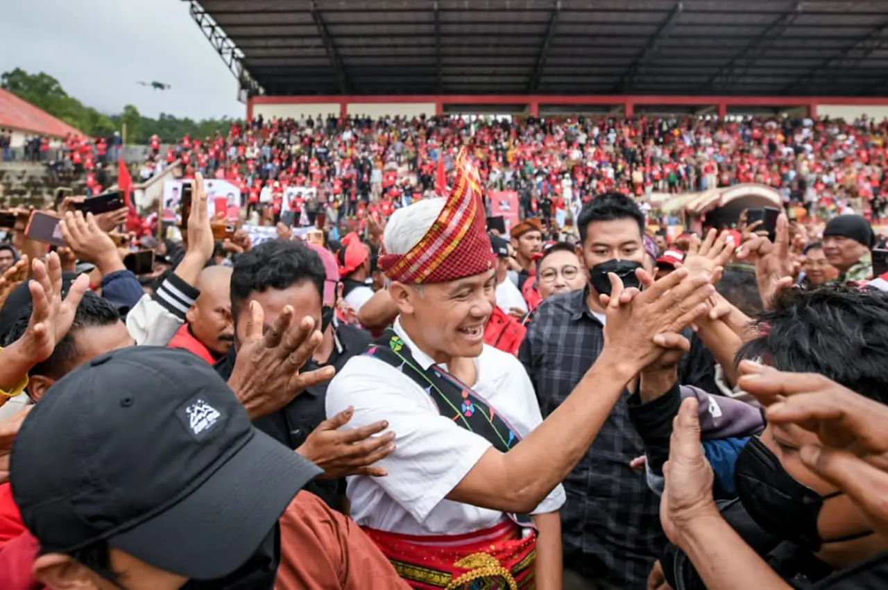 Momen Puluhan Ribu Pendukung...