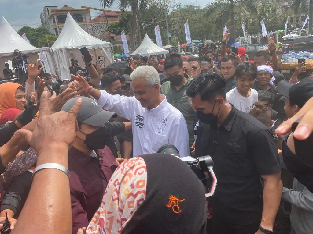 Tiba di Istana Maimun,...