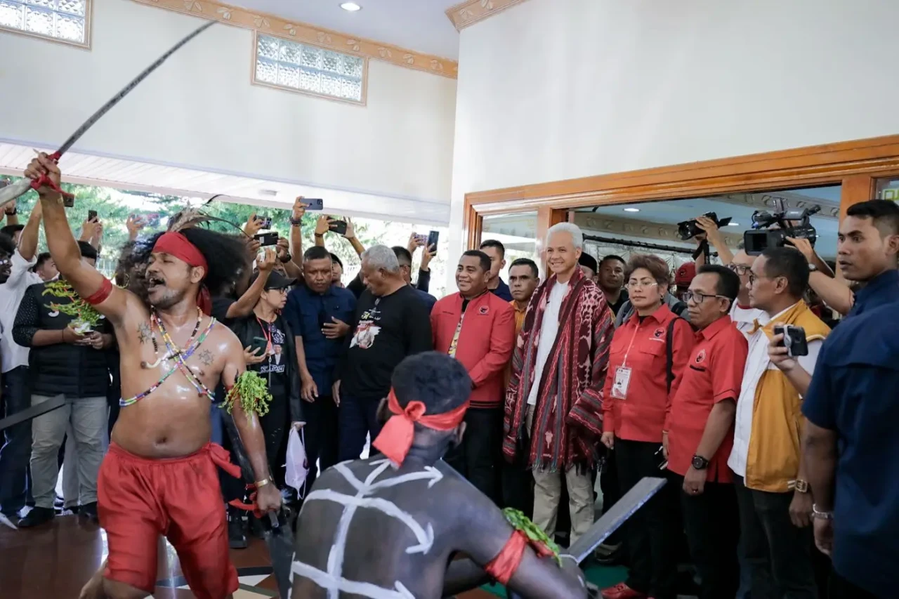 Warga Ambon Sambut Ganjar...