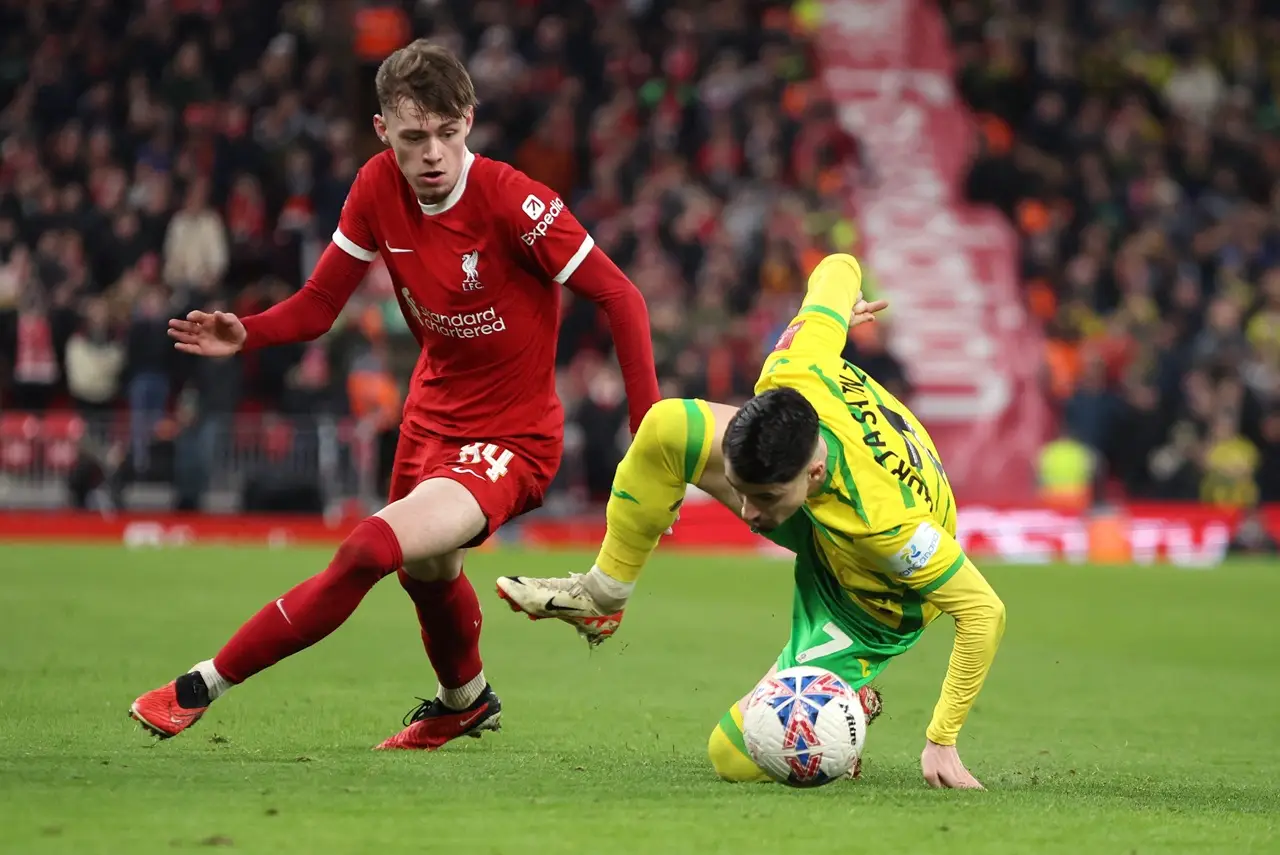Sikat Norwich City 5-2,...