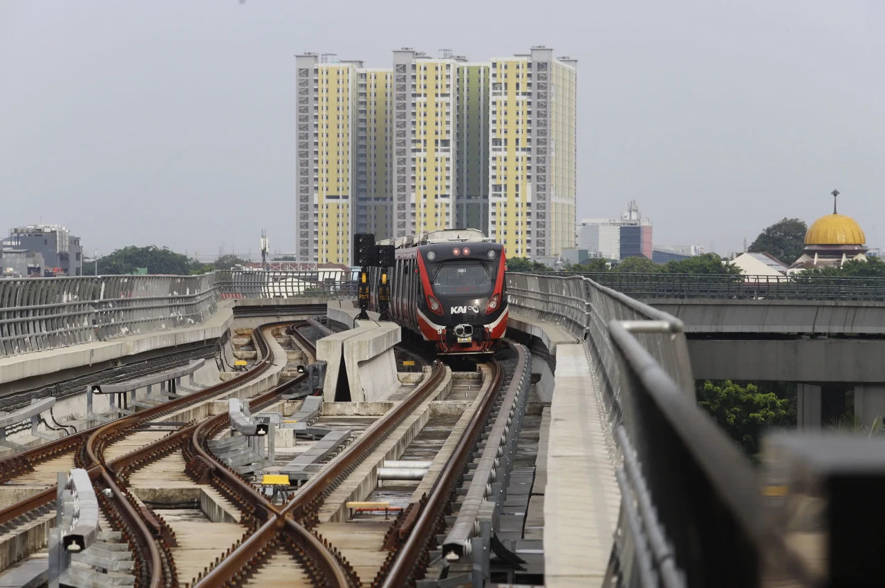LRT Jabodebek Resmi...