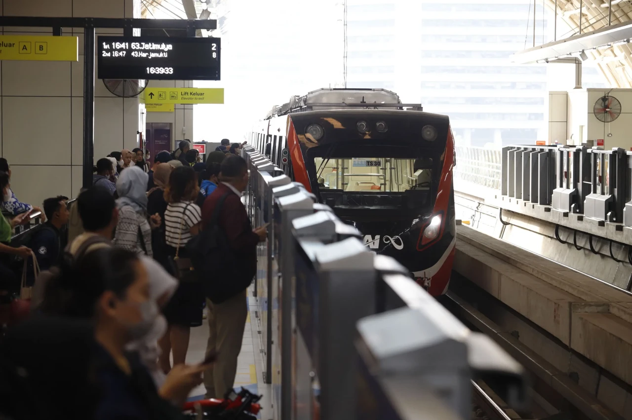 LRT Jabodebek Resmi...