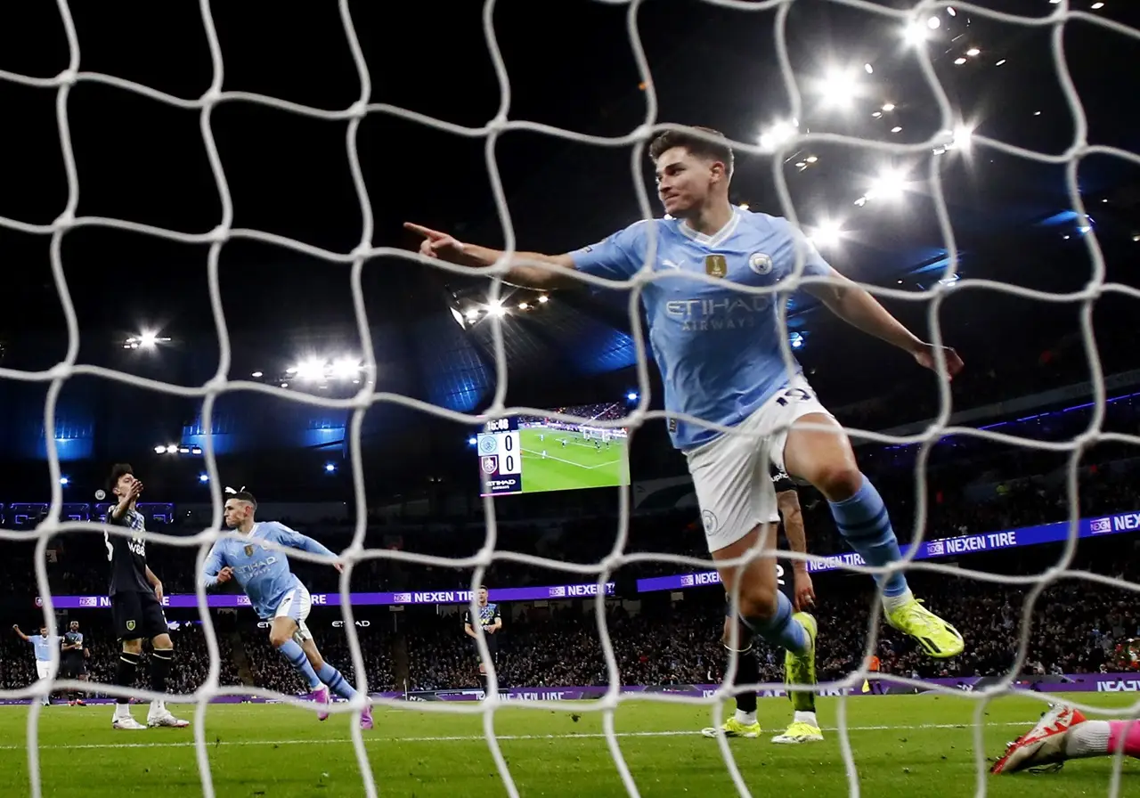 Manchester City vs Burnley:...