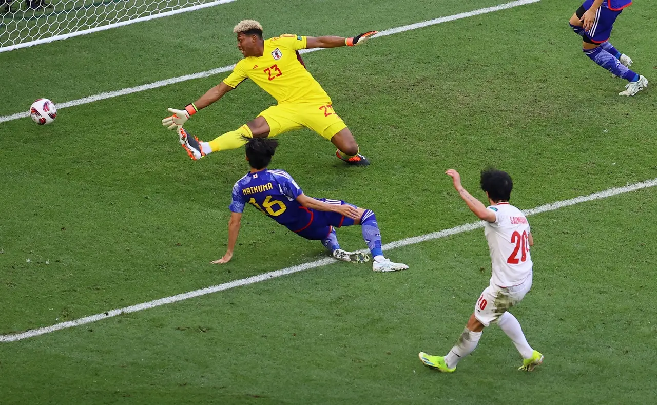 Kalahkan Jepang 2-1,...