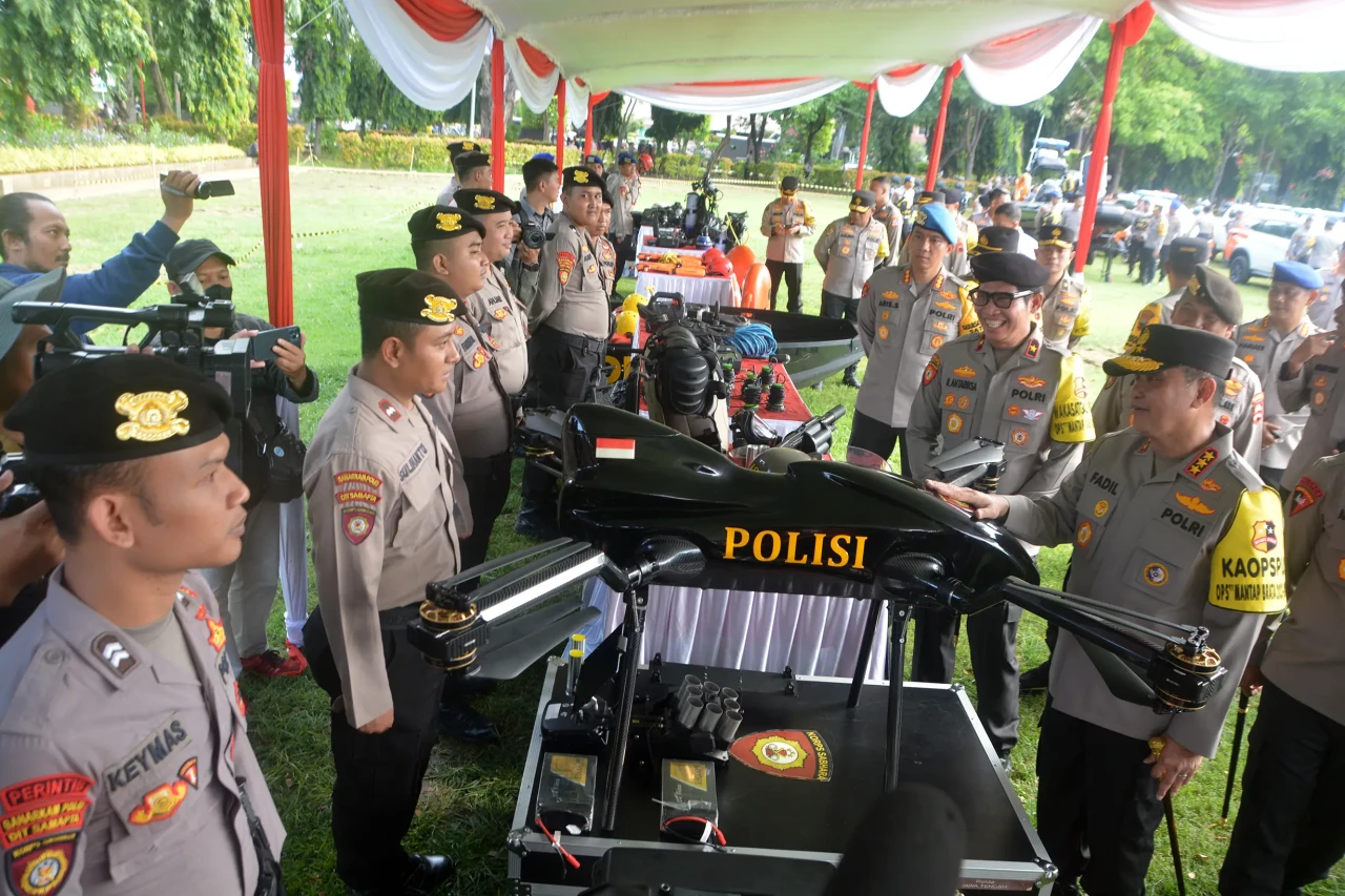 Kabaharkam Polri Cek...