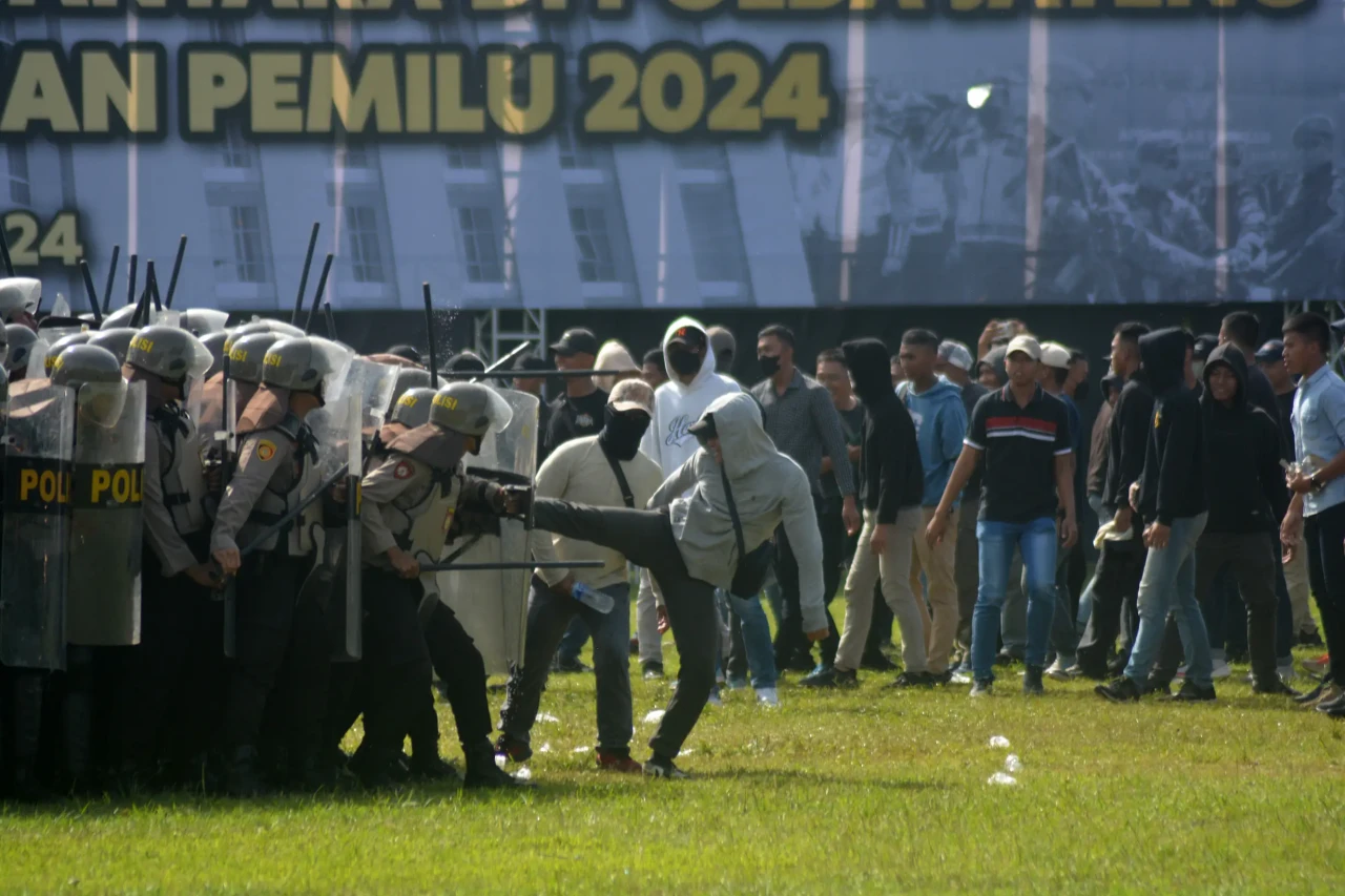 Kabaharkam Polri Cek...