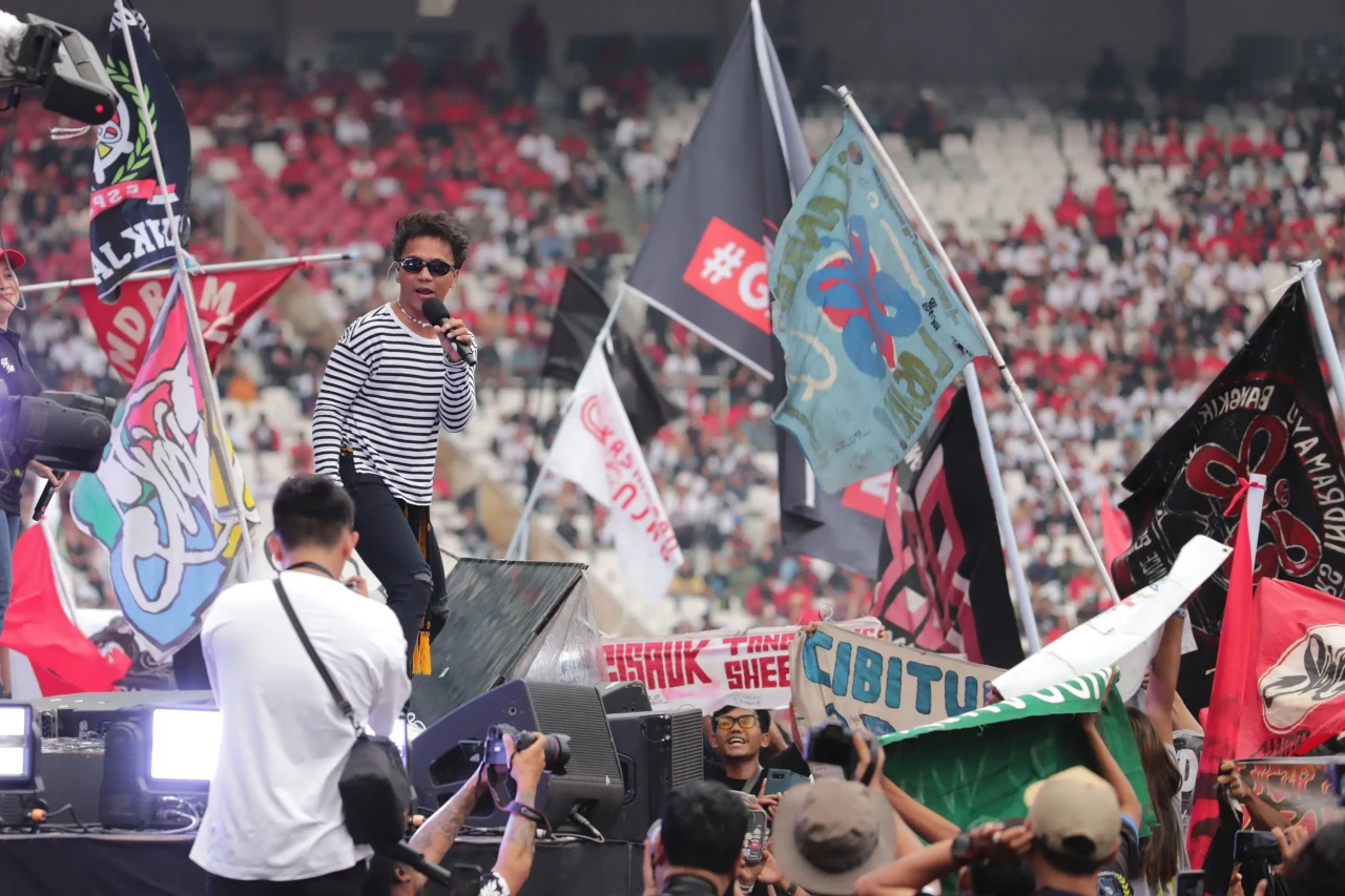 Aksi Slank Meriahkan...