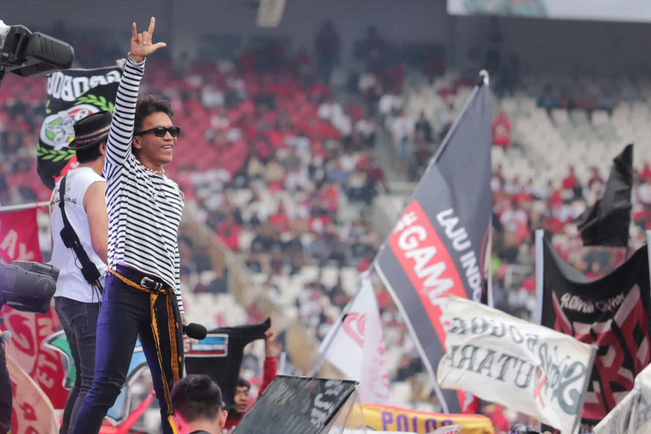 Aksi Slank Meriahkan...