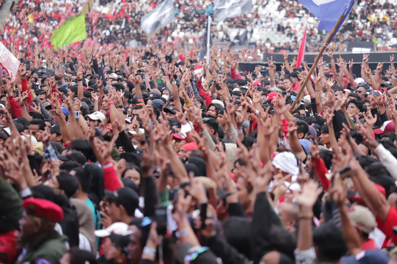 Aksi Slank Meriahkan...