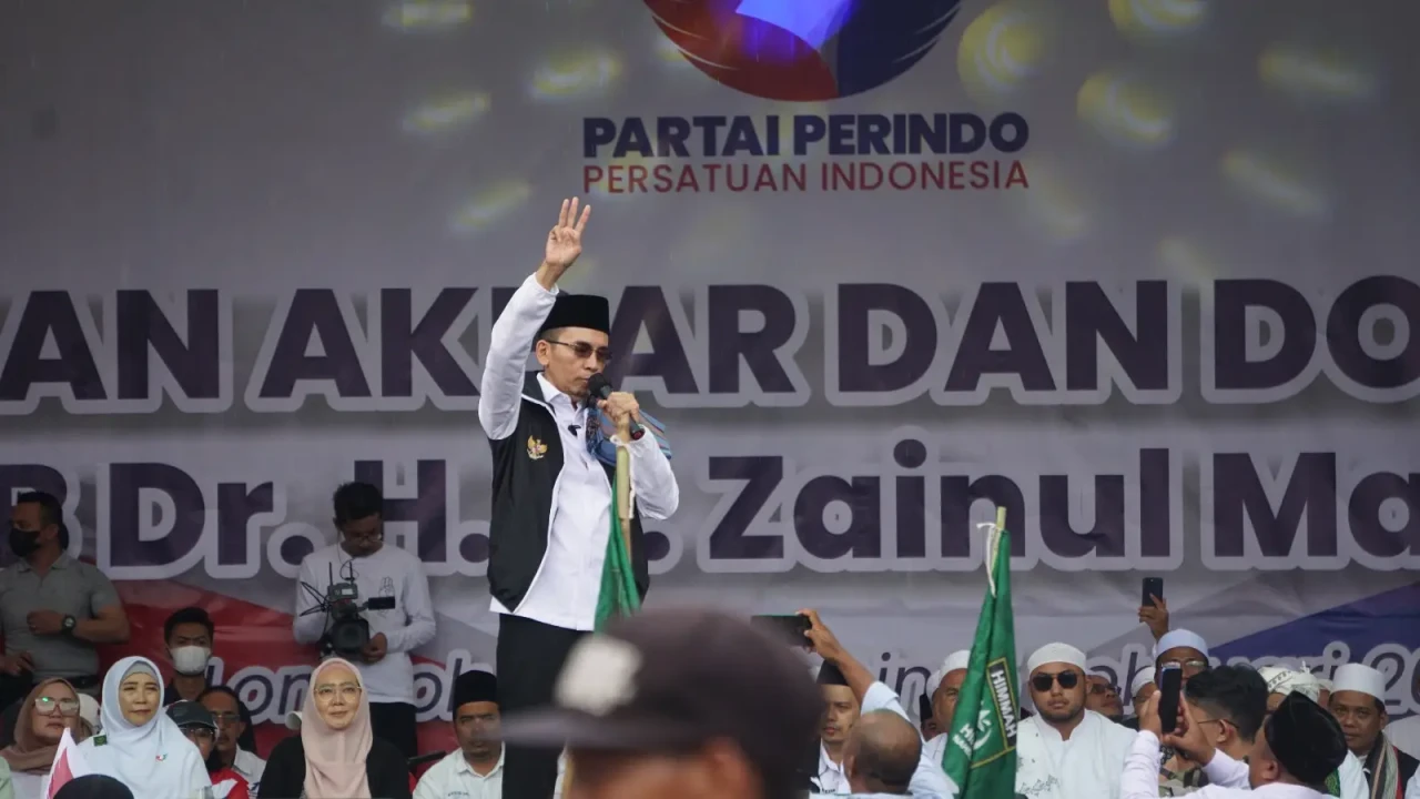 Ribuan Simpatisan Hadiri...