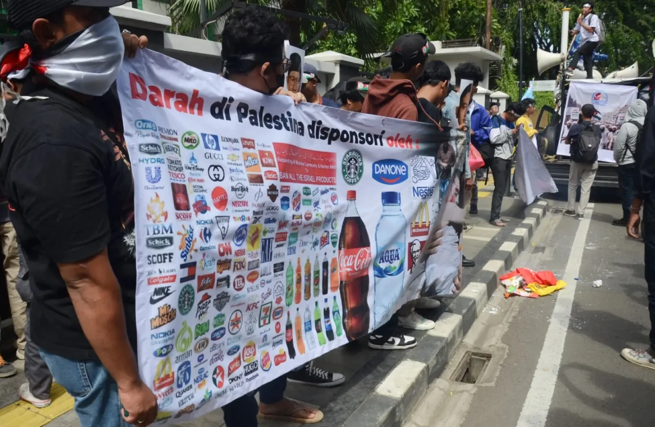 Aksi Solidaritas Desak...