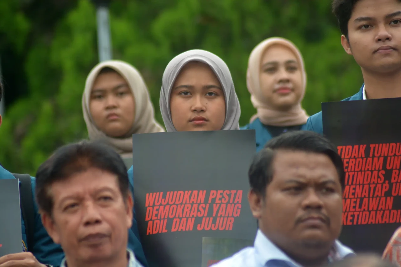 Guru Besar hingga BEM...