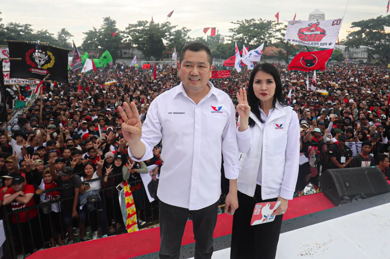 Hary Tanoesoedibjo Hadiri...
