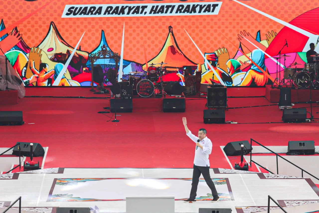 Hary Tanoesoedibjo Hadiri...