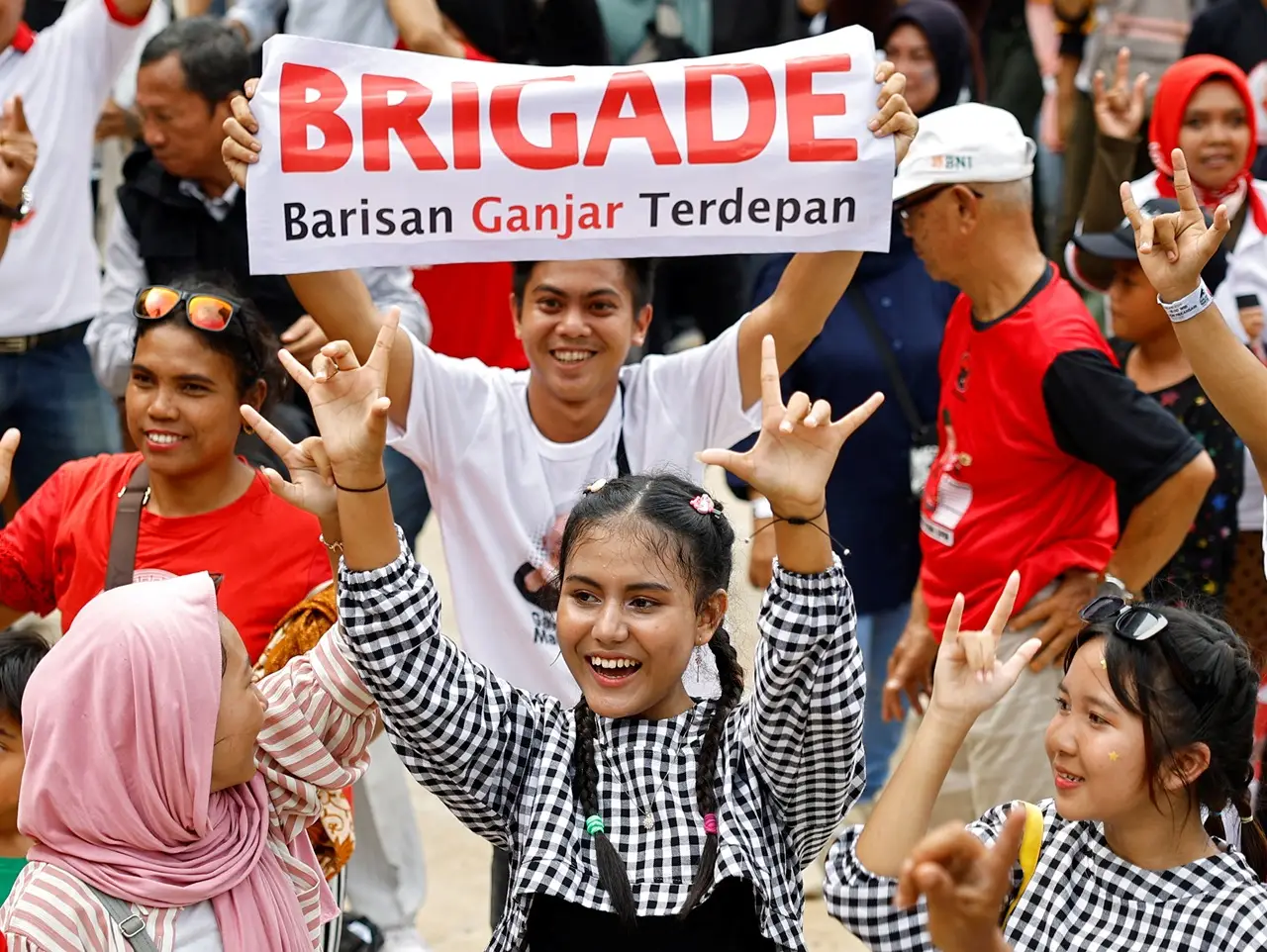 Tarian Naga Meriahkan...