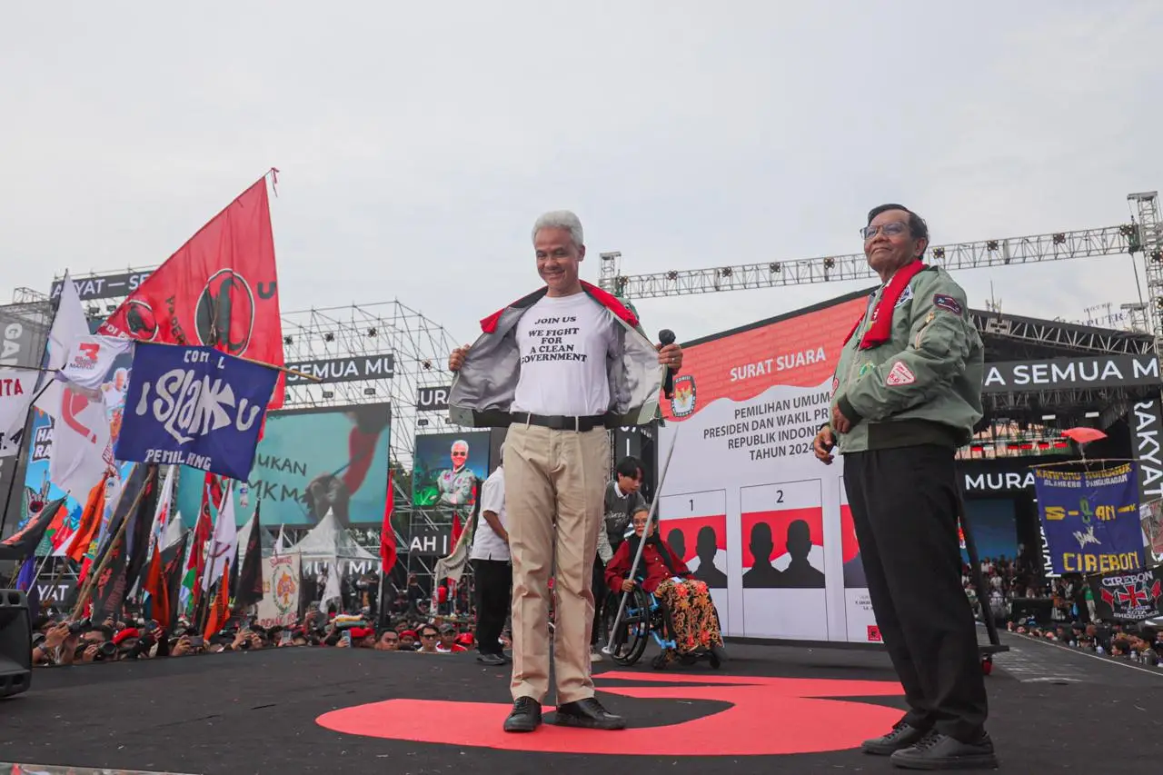 Lautan Manusia Penuhi...