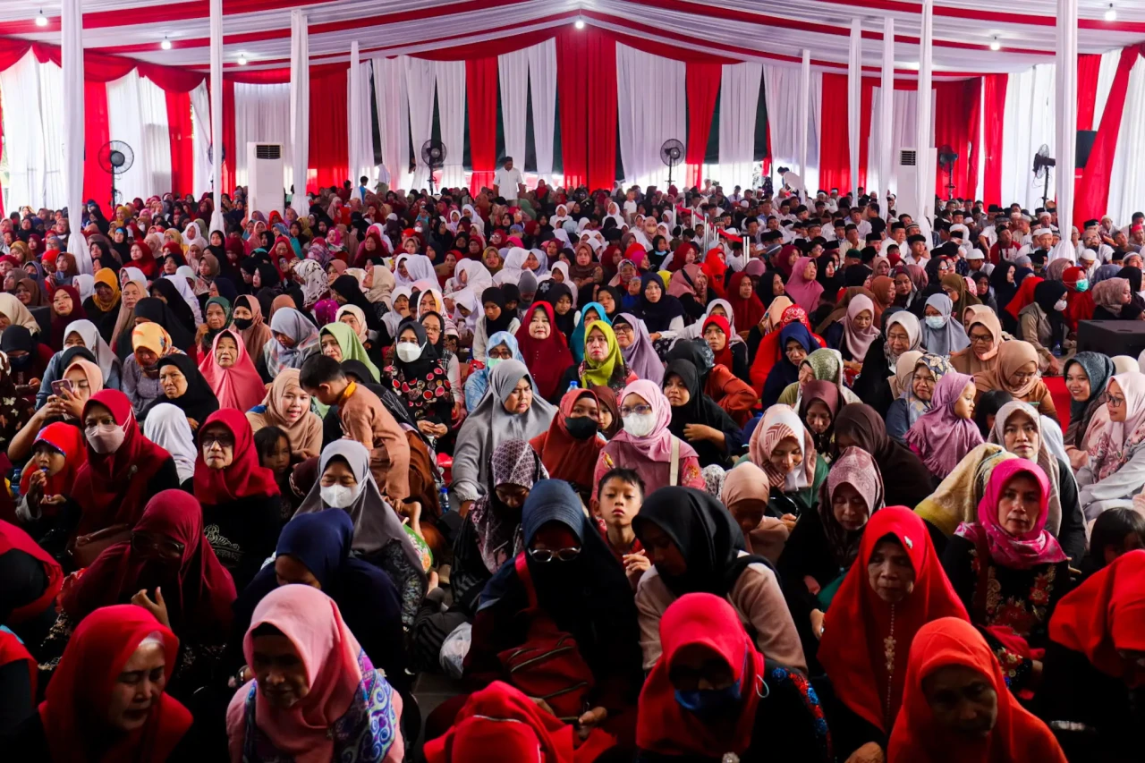 Megawati Hadiri Acara...