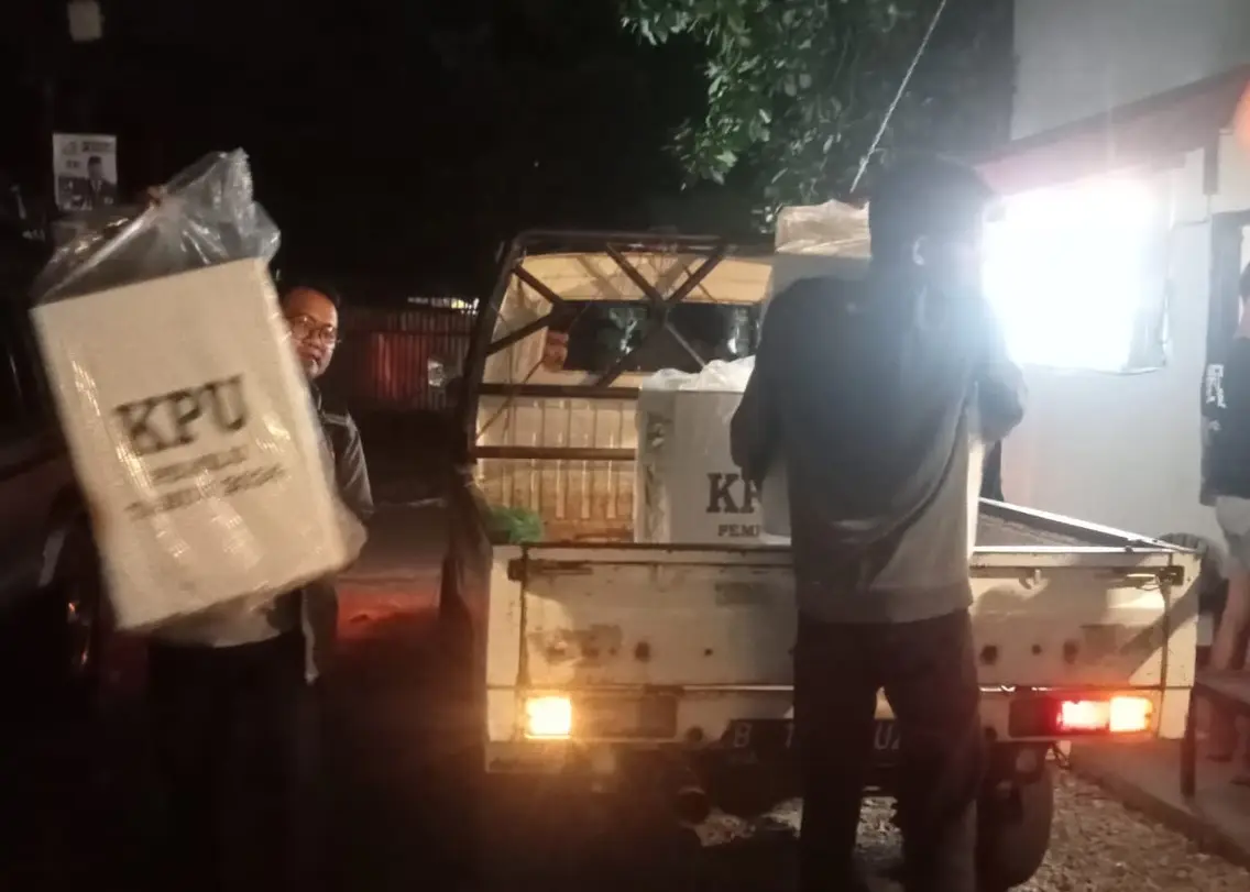 Melihat Persiapan Pemungutan...