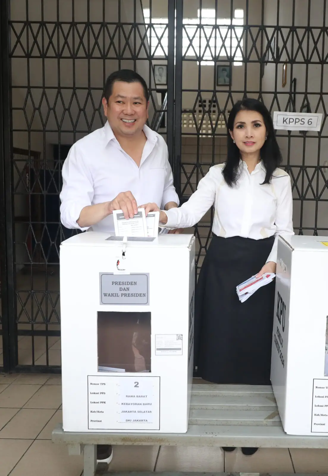 HT dan Keluarga Nyoblos...
