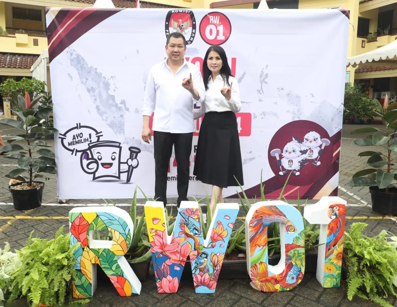 HT dan Keluarga Nyoblos...